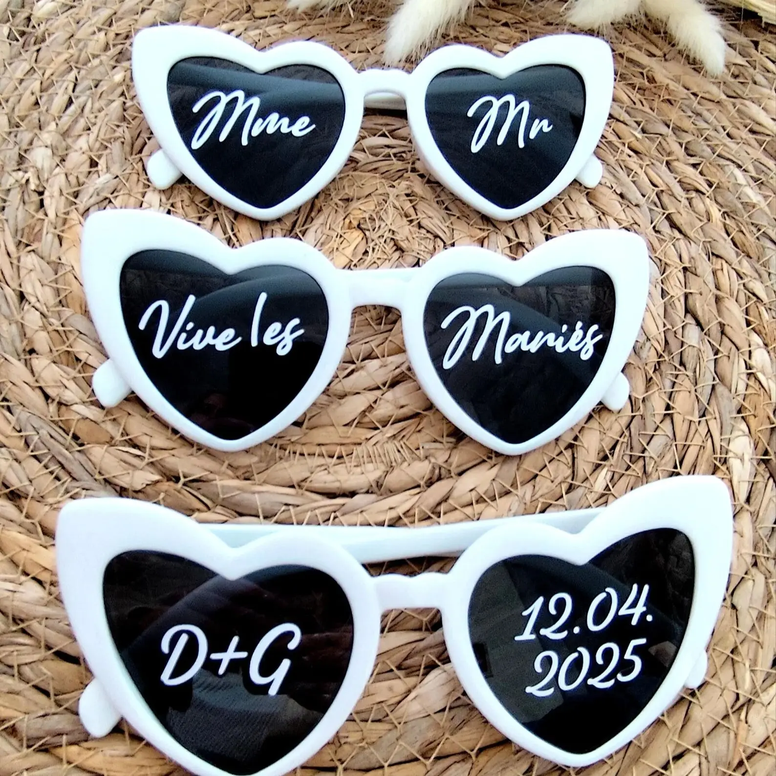 

10/20/30 Pcs Personalized heart shaped glasses,Custom Name Bridal Party Heart Shaped Sunglasses,Party Souvenirs