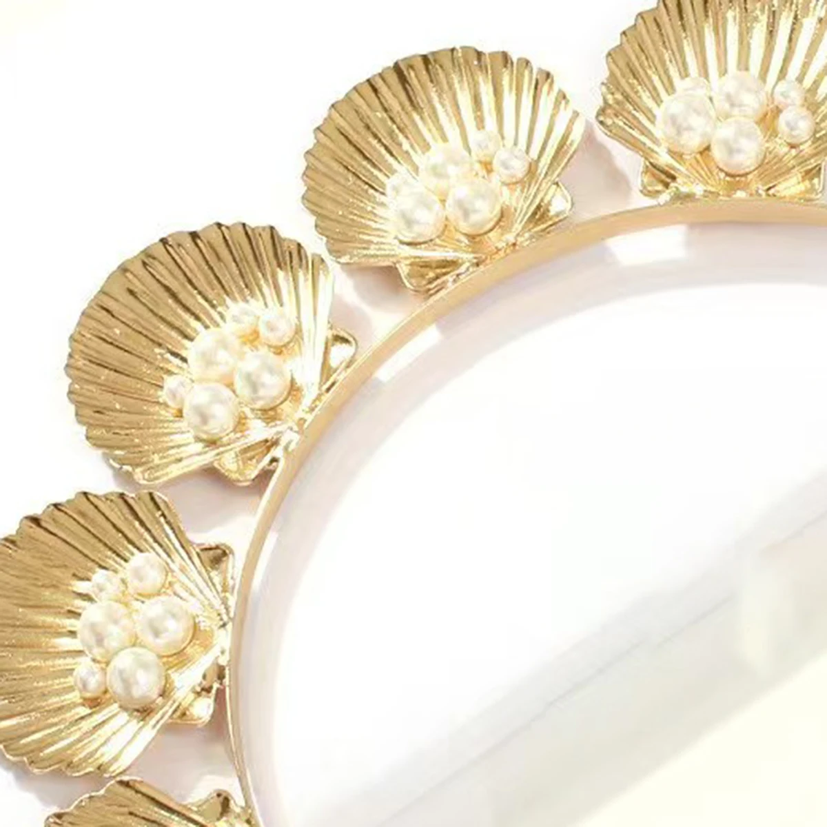 Partydekoration Krone Haarband Zubehör. Beliebte Legierung mit Diamanten. Haarband mit Muschelimitationsperlen – Detail 4