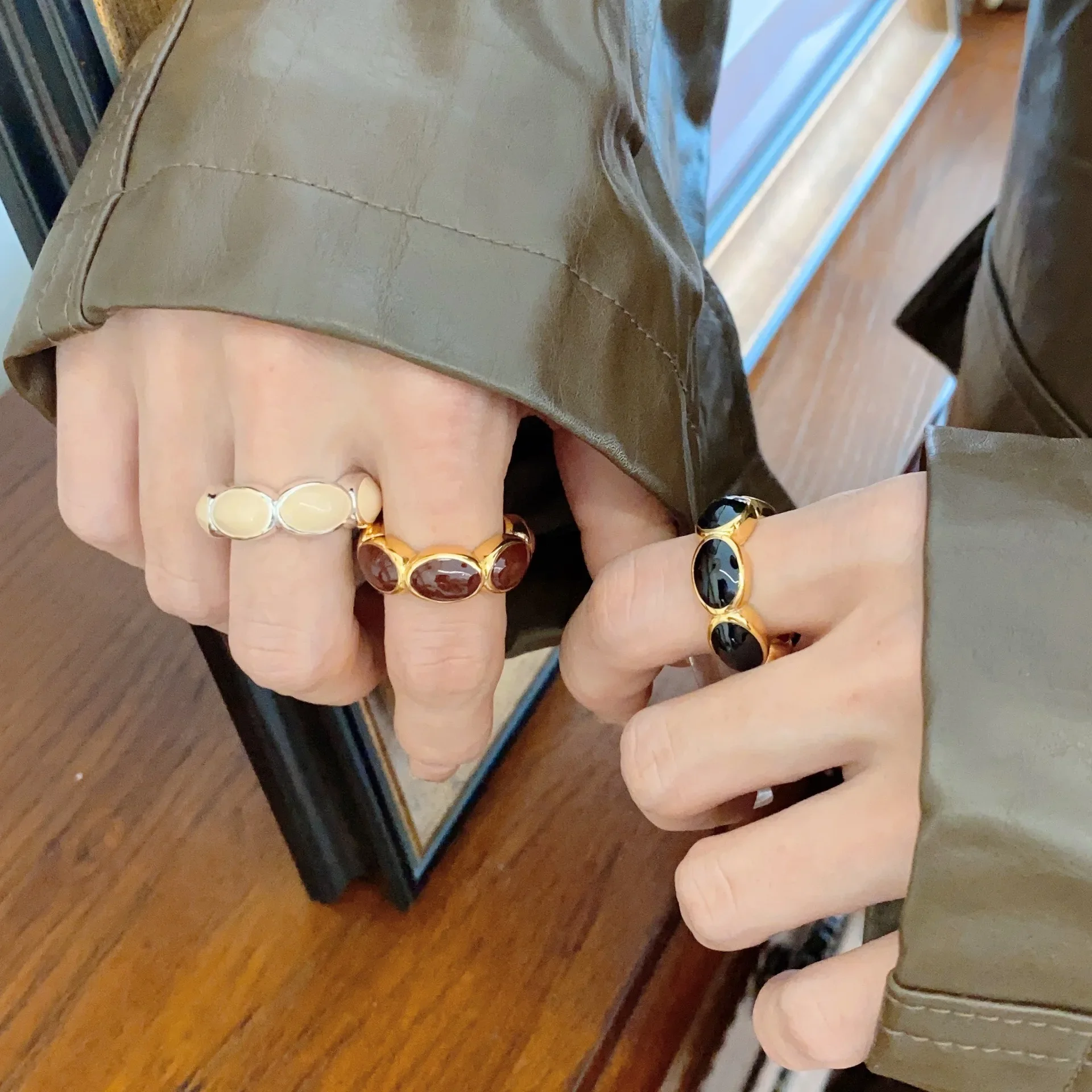 Vintage Black and Gold Against Color Enamel Drop Oil Opening Rings for Women Girls Charm Trendy Jewelry Europe and America INS