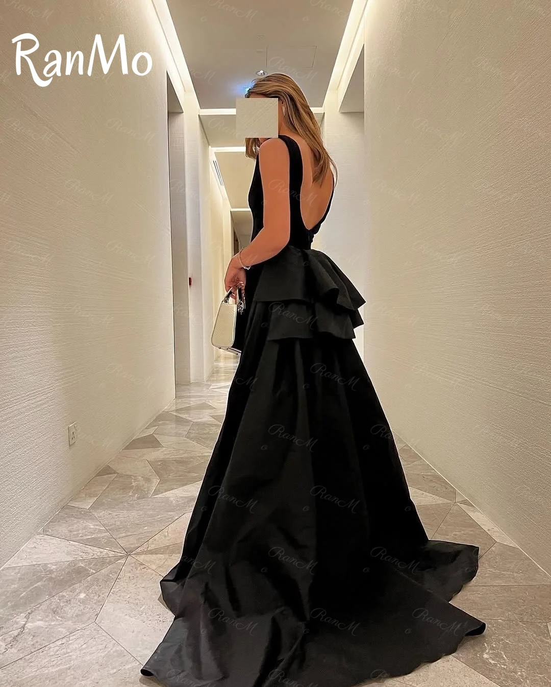란모 우아한 블랙 백리스 보우 프롬 드레스 A라인 롱 트레인 두바이 이브닝 나이트 파티 드레스 베스티도스 프롬 가운 맞춤 제작