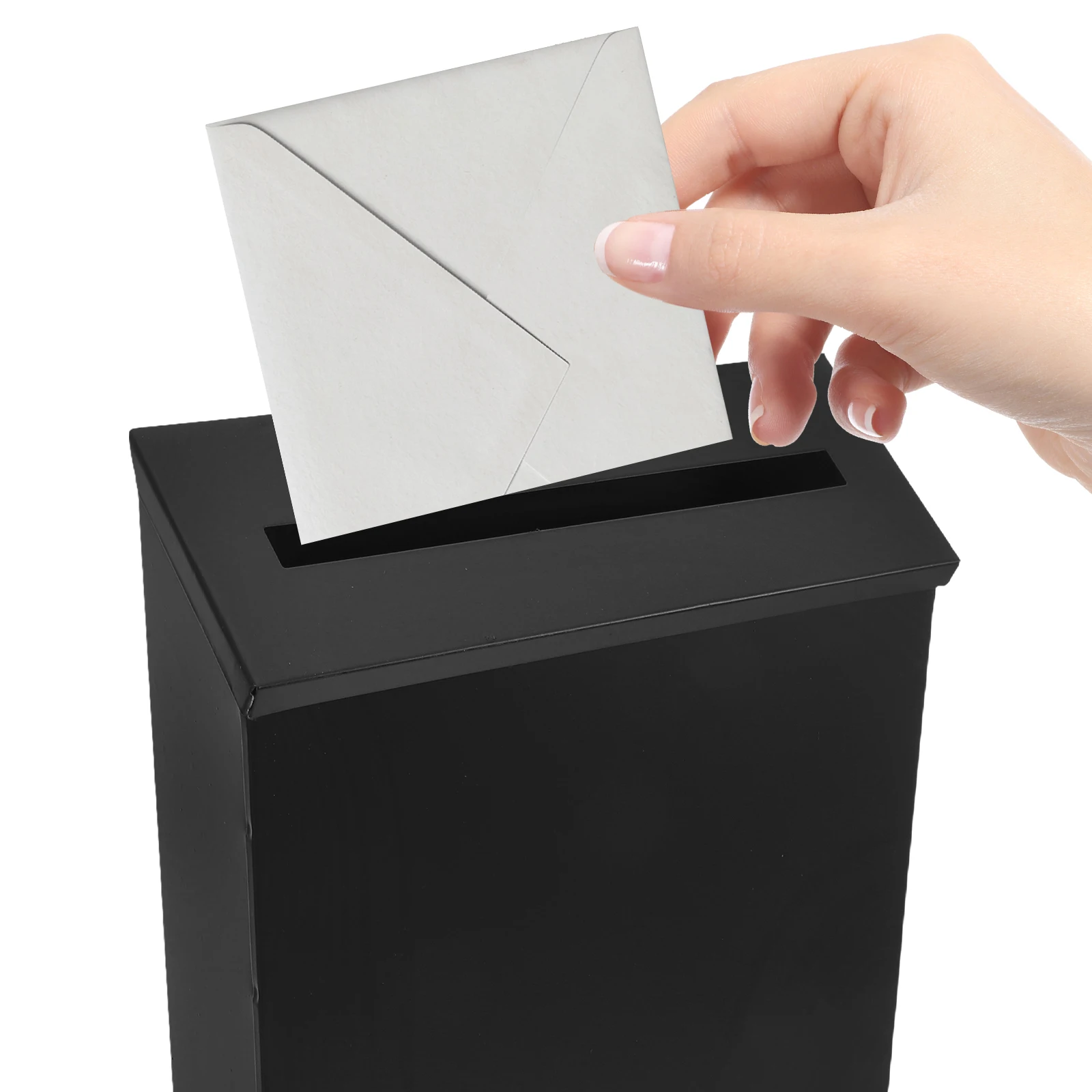 黒鉄製壁掛け式預金箱（オフィス投票用、匿名フィードバック用）、素朴な金属製郵便受け（家庭用）