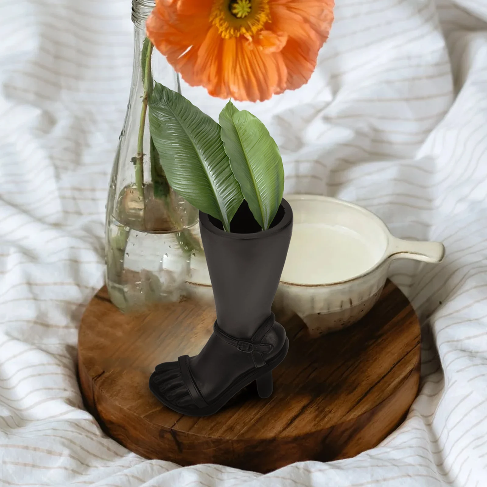 

Creative High-Heeled Shoes Shaped Resin Modern Decorative Flower Arrangement For Home Bedroom Party Decoration Desktop Ornament