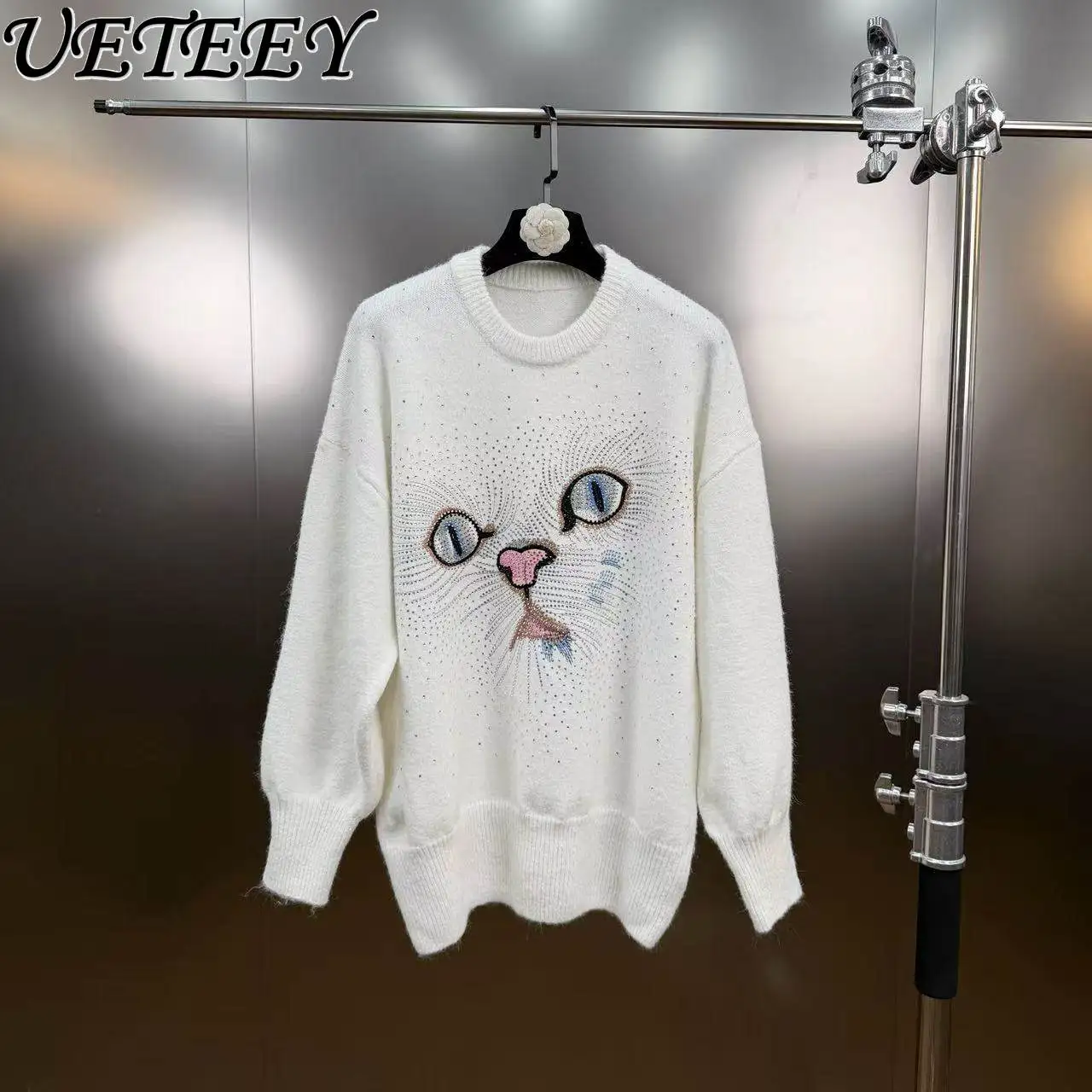 

2026 Spring Cartoon Print Heavy Embellished Loose Pullover Versatile Youthful Stylish Long Sleeve White Knitted Sweater