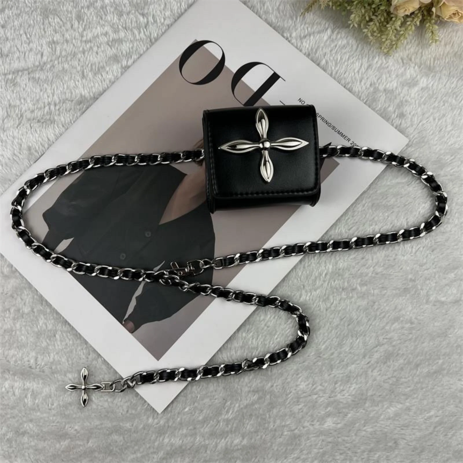 

2026 Style Petite Women's Adjustable Chain Belt Bag with Detachable Chain Versatile Cross-Shape Mini Punk Style Petite Waist Bag