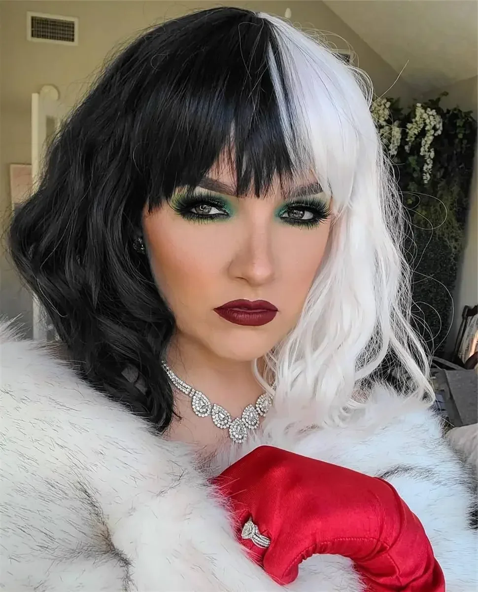 クルエラ デビル ウィッグ 黒と白のクルエラ ウィッグ 女性用 クルエラ デビル コスチューム ショート ウェーブのかかった かわいいウィッグ クルエラ コスチューム パーティー用