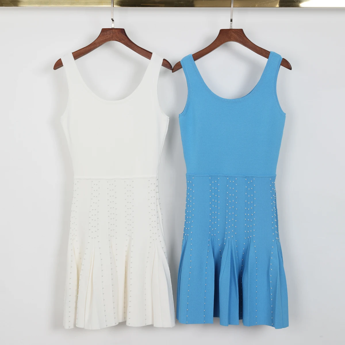 

2692 High-quality Summer Fashion New Slim Fit Luxurious Pearl Decoration Sleeveless Short Knitted Elastic Women's Dress