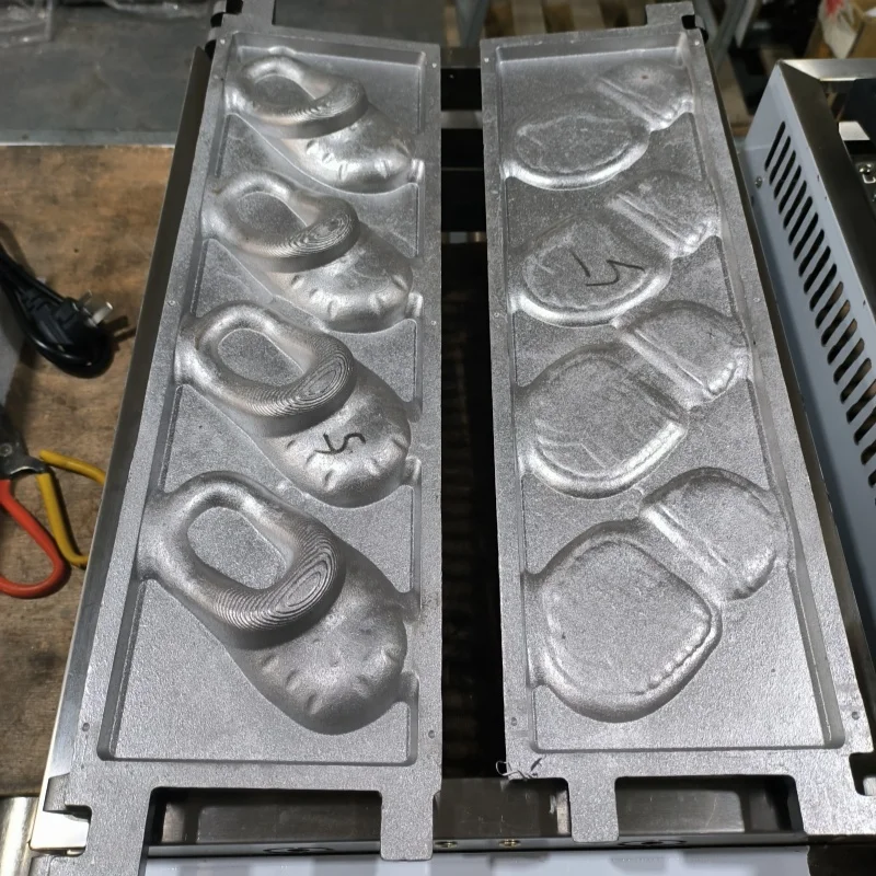 Commercial Nonstick Waffle 4 Shoes Maker Machine Gas Machine with Stand Model for Home Use and Retail Industries