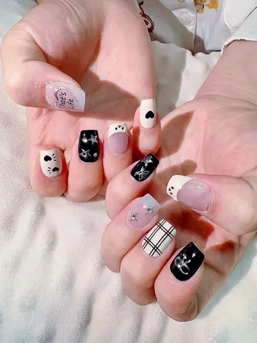 Imagen 2 del producto 10 Uds. De uñas postizas cortas con forma de corazón de cachorro, uñas postizas para niña, extraíble, usable, blanco, negro, arte de uñas bonito