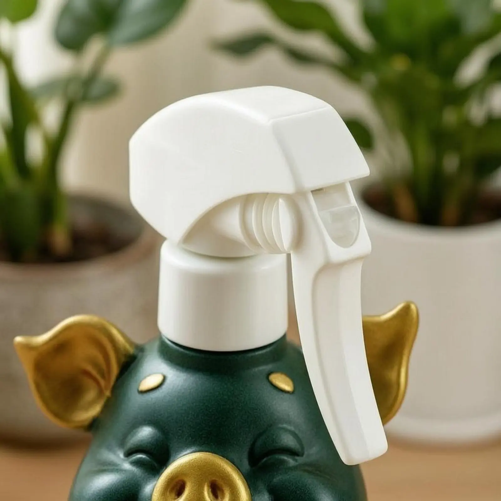 Pig Spray Bottle Red Apple Feature Decorative Pig Bottle Plant Mister Sturdy Fine Mist Sprayer Leak-Proof
