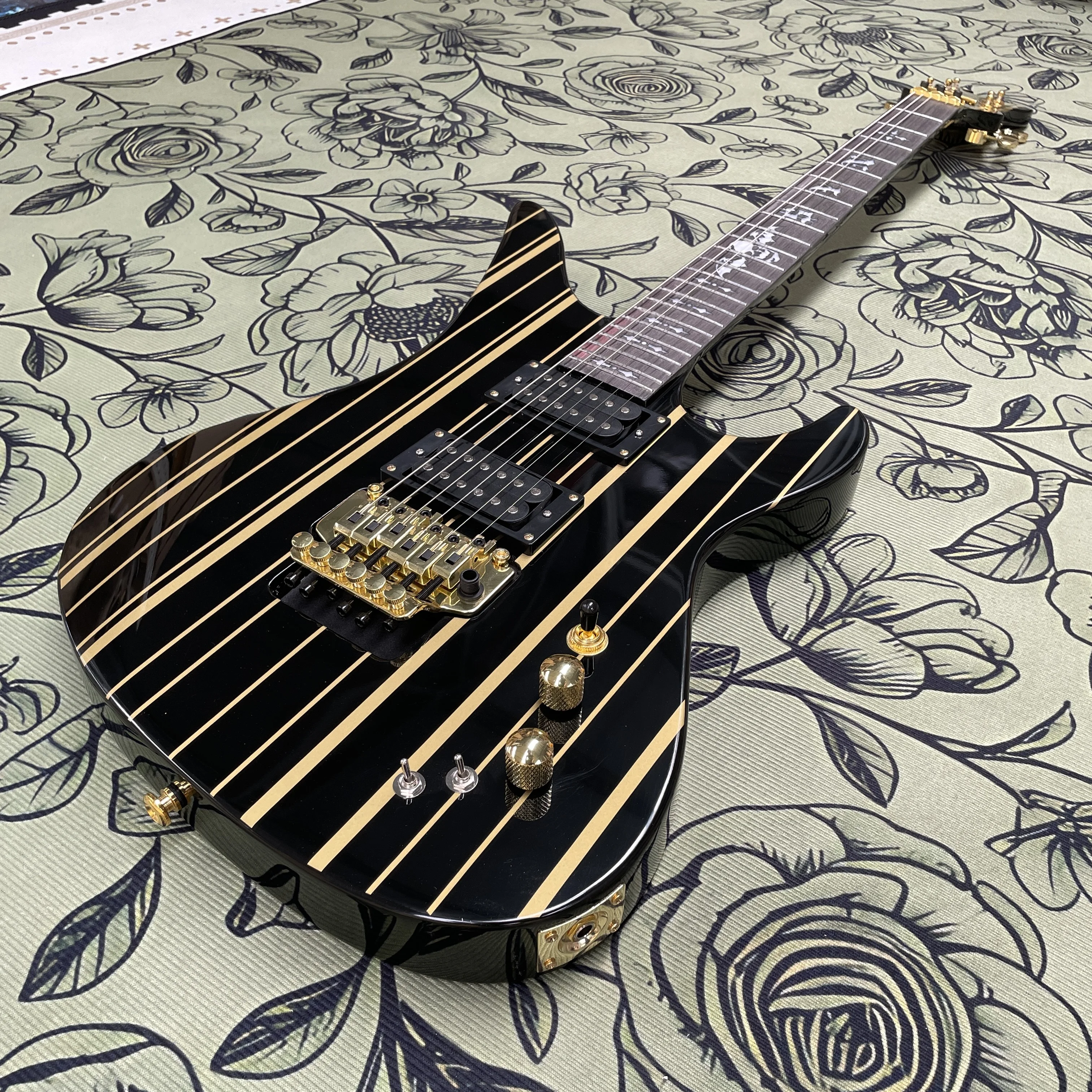 6-stringblack and gold striped electric guitar,rosewood fingerboard double locking system guitars, rock player electric guitarra view 4