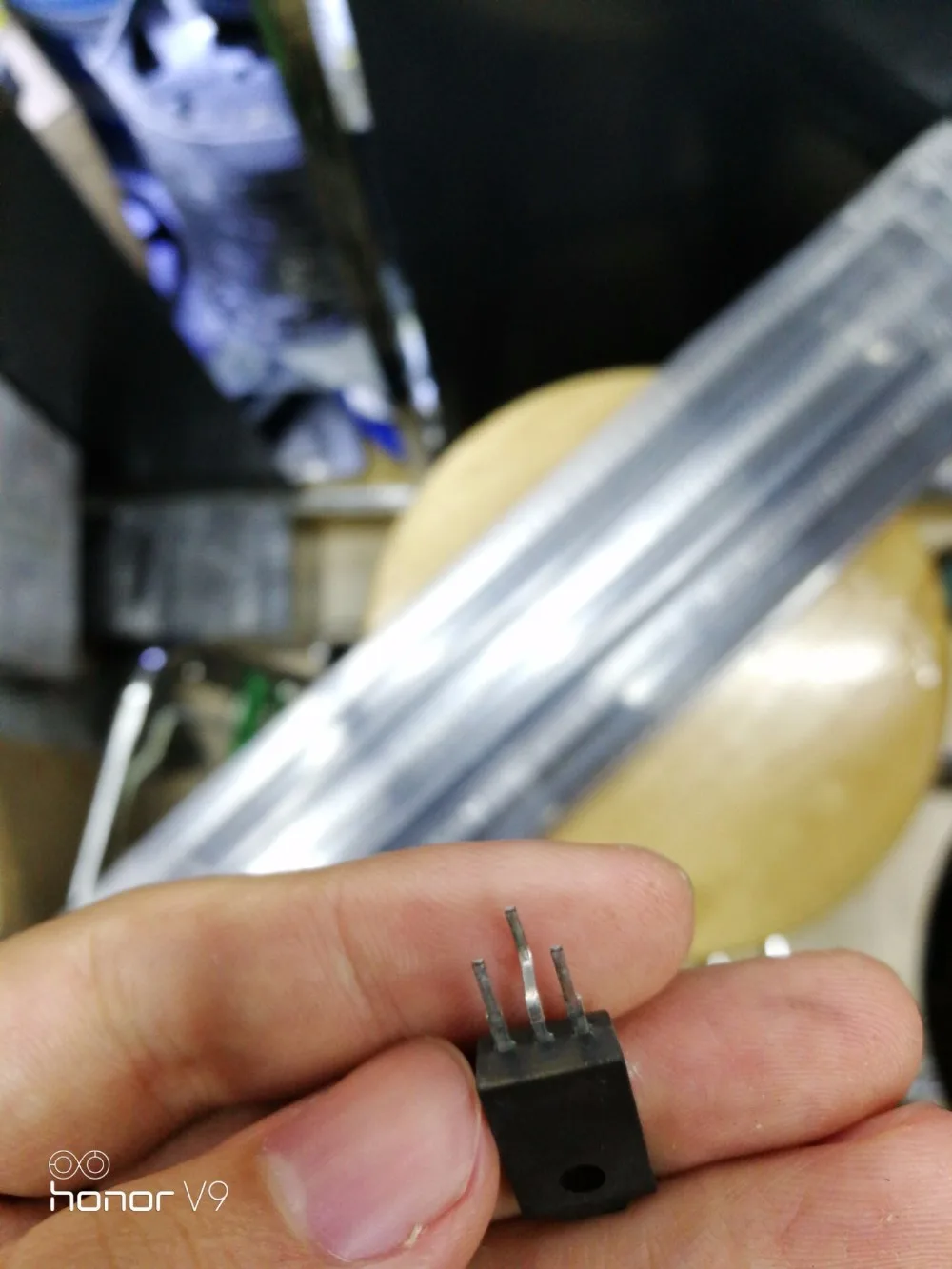 Original 100% ใหม่ BCR16PM BCR16PM-12L BCR16PM-12LA BCR16PM-12LB TO-220 10PCS ~ 50PCS