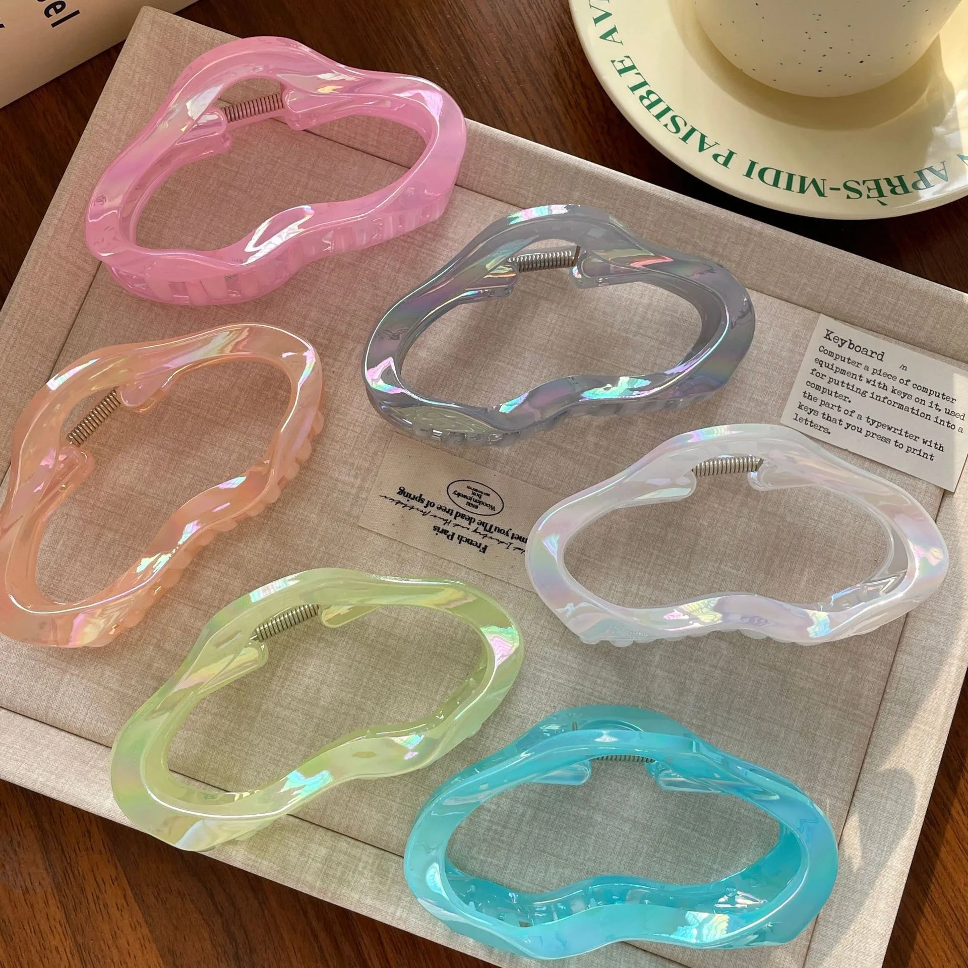 Korean Original Jelly Color Electroplated Cloud Shape Large Hair Claw Simple Hair Styling Accessory for All Seasons ﻿