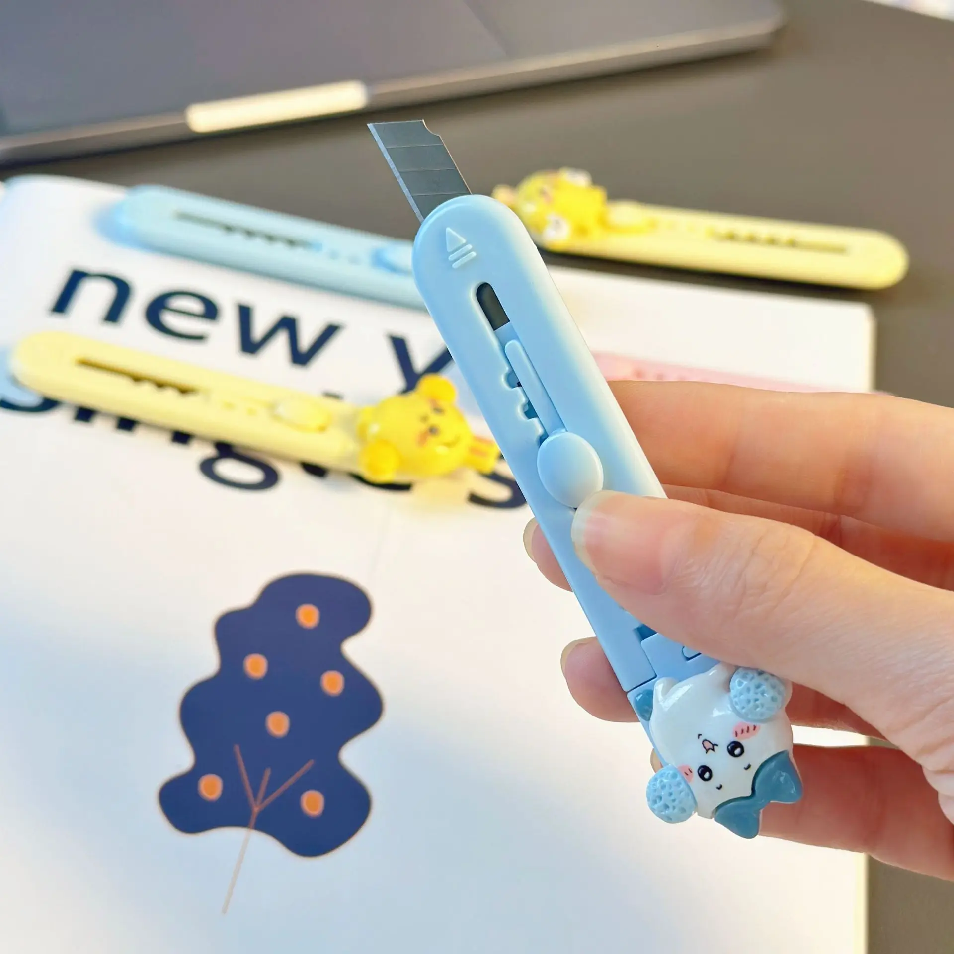 ckw Mini-Universalmesser Niedliches Usagi Hachiware Einziehbares Kartonmesser Tragbares Kleines Kunstmesser für Umschläge & Pakete – Detail 4