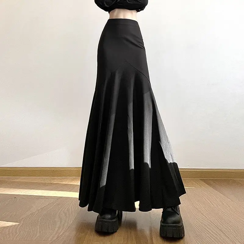 Faldas negras de cintura alta para mujer, falda de cola de pez ajustada con péndulo grande, ropa de calle informal lisa, otoño 2025