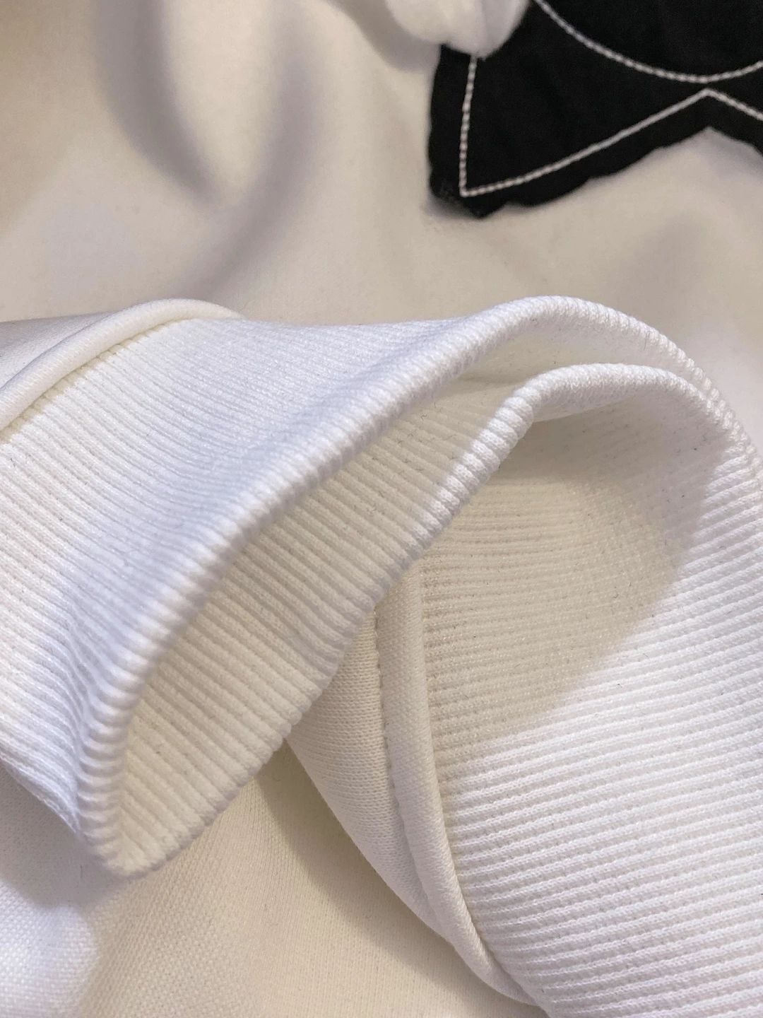 American Retro Patchwork Hooded Casual Sweatshirt with Design Sense, Fleece-Lined and Thickened Pullover for Men in Winter