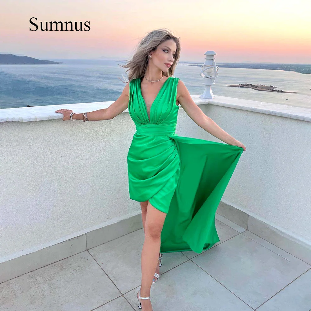 

Sumnus Green Mini Cocktail Dresses Sexy V Neck With Draped Train Above Knee Prom Gowns 2024 Short Prom Party Dress Back Zipper