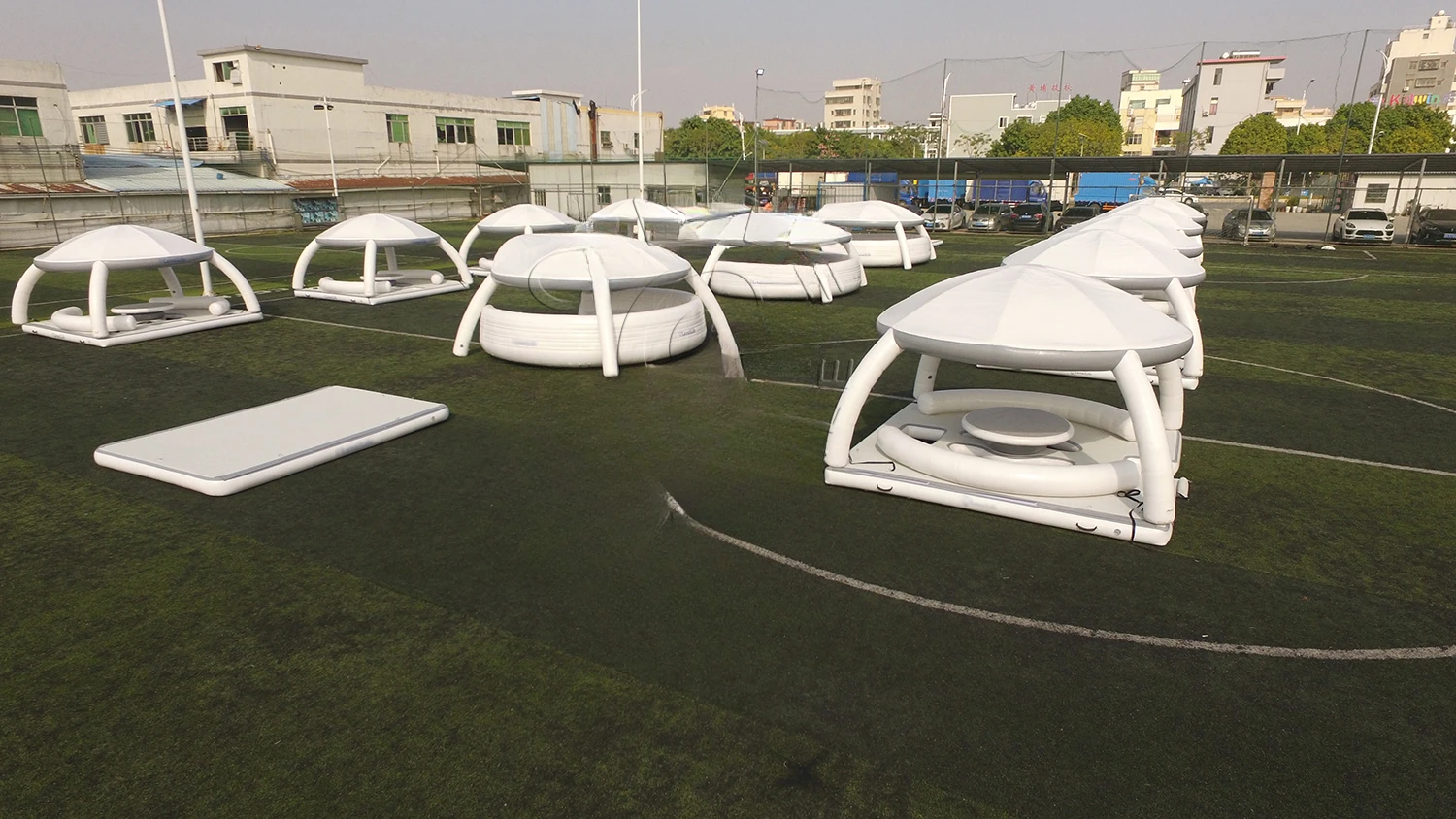 Nuovo arrivo personalizzazione divano gonfiabile Aqua con tenda Ocean Sea Pool con Net Floating Resort Island