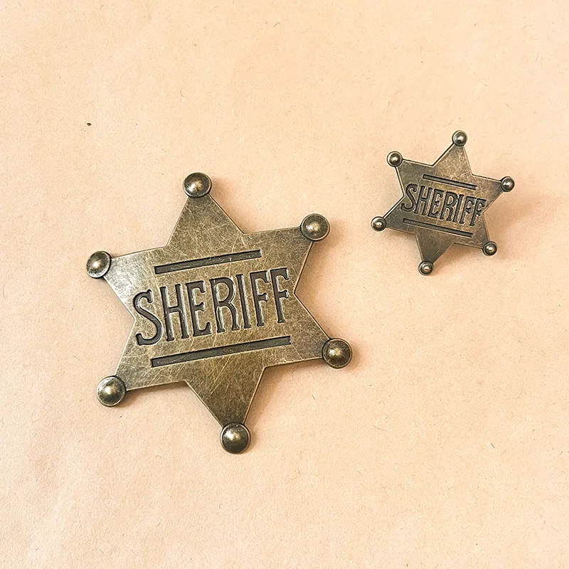 アニメ動物園メタルバッジブローチニックジュディホップ警察ピン女性男性用ラペルピンジュエリーかわいい漫画バックパックアクセサリー