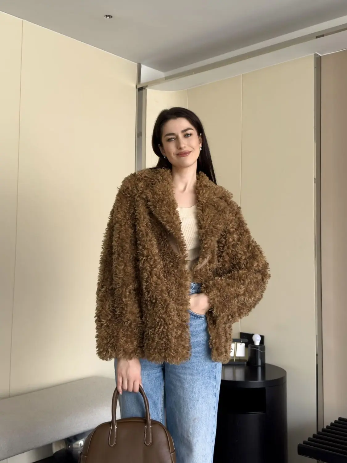 فرو صناعي لمعاطف المعاطف النسائية جودة متوسطة الطول حفل الشباب الكورية نمط وشاحات الورك سترة Abrigos الراقية صدرية OL