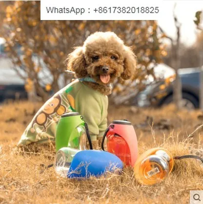 Dog goes out with a water bottle, portable pet companion cup, walking dog with water bottle, water dispenser