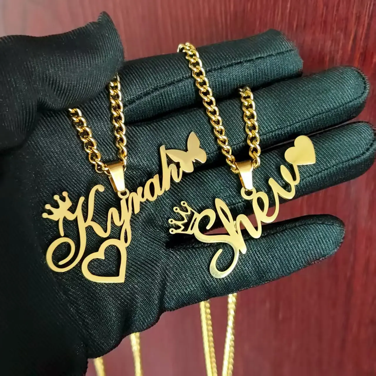 

DHQH 2025 Hot-sale Customized Name Nameplate Pendant Personalized Letter Nameplate Pendant Necklace Christmas Gift Wholesale