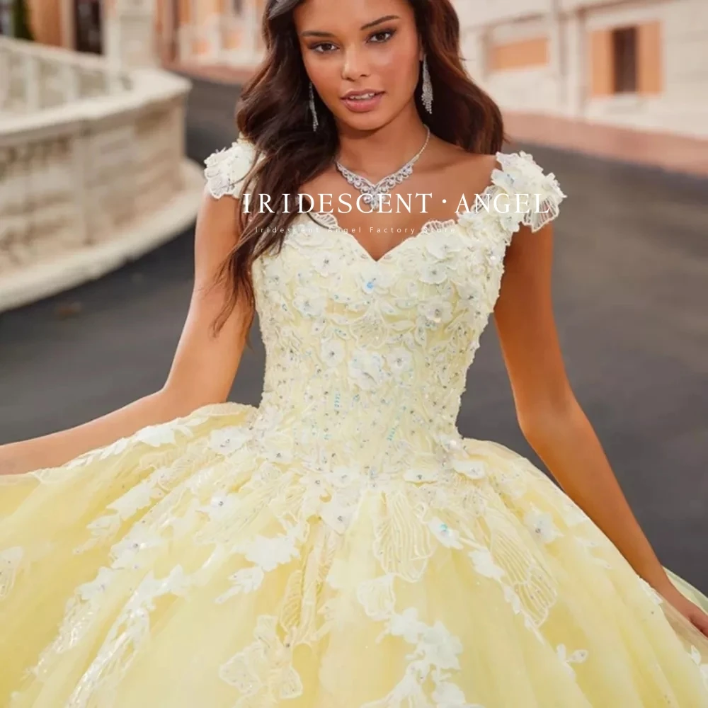 Opalizująca suknia balowa z odkrytymi ramionami światło żółte Quinceanera sukienki aplikacja z koralików seksowna księżniczka sukienki na przyjęcie Vestidos De 15 Años