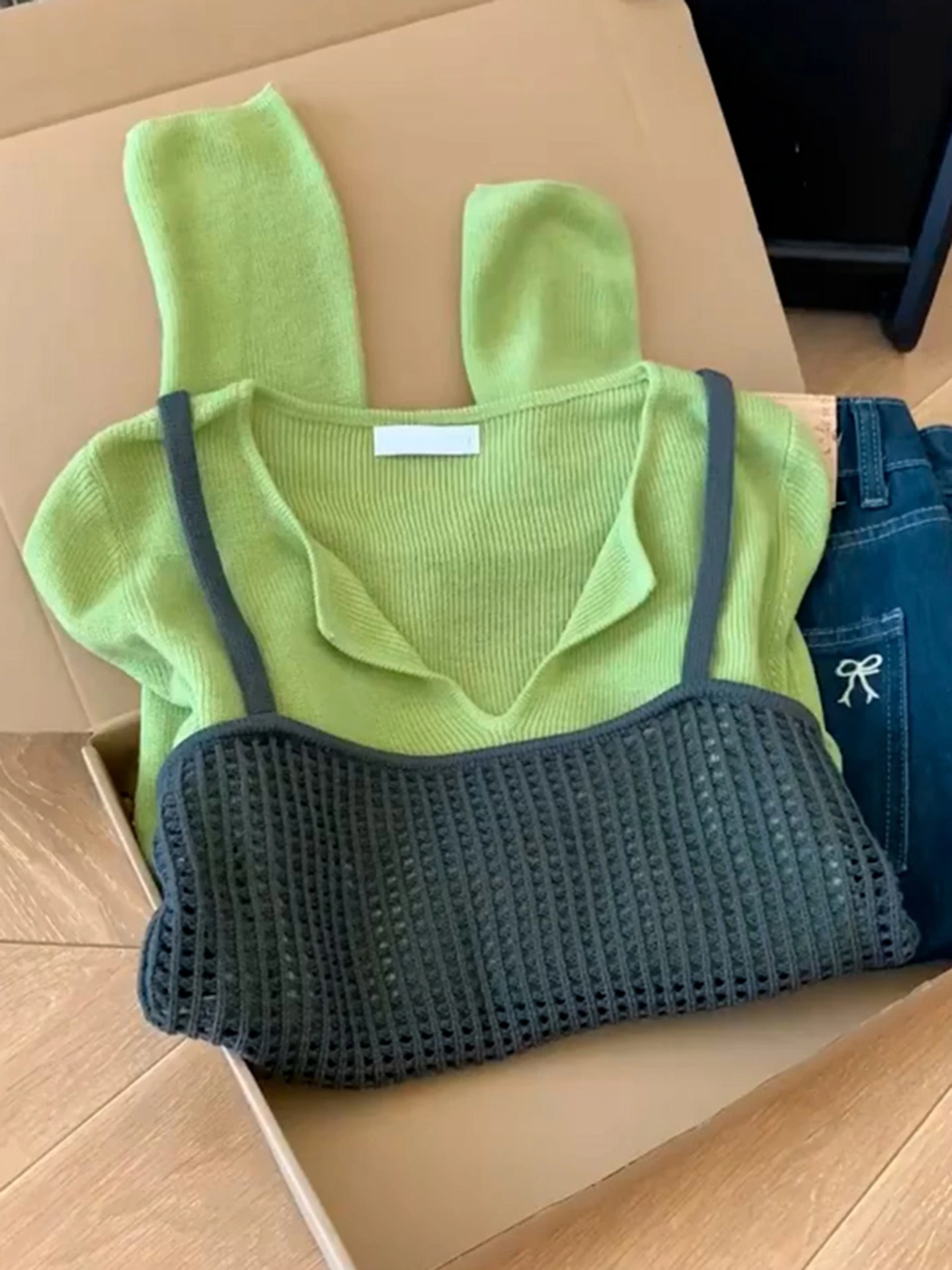 

Вязаный свитер и топ на бретелях для женщин, ранняя осень, модный Ele Age-Defng, французский комплект из полиэфирного волокна