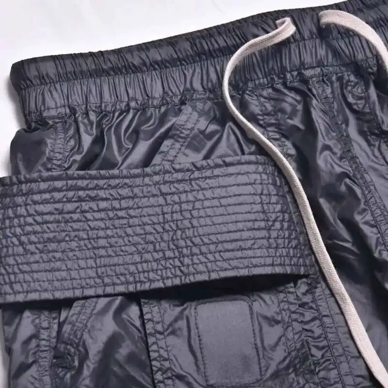 HKSH ฤดูใบไม้ผลิฤดูร้อนใหม่บางเข่าความยาวกางเกงเยาวชน High Street แฟชั่นกางเกงขาสั้นผู้ชาย INS Tide Chic Dark Niche Design Capris HK0825