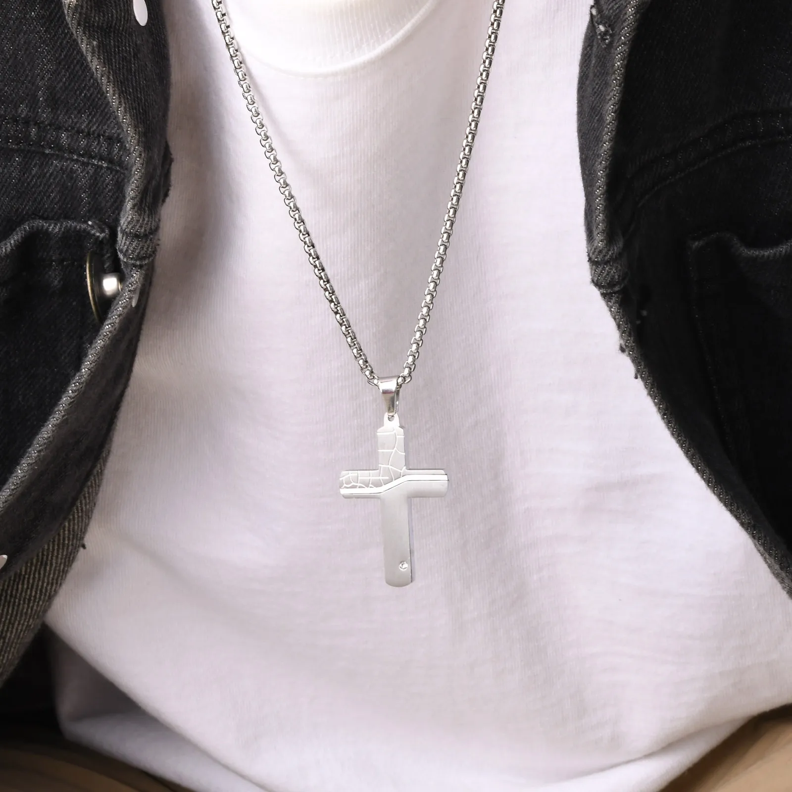 Vnox Creative Map Textured Cross Neklaces for Men Teens, Silver Color Cross Pendant with CZ Stone,Faith Prayer Religious Jewelry