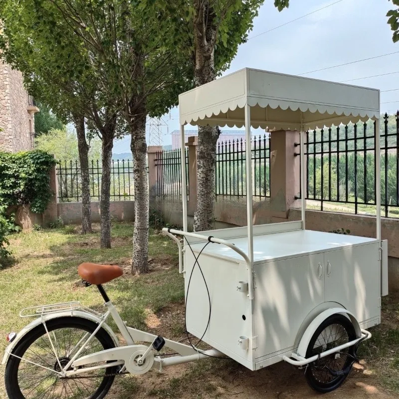 عكس سيارة كشك ثلاثية العجلات على شكل حمار تبيع كشك عرض السوق الليلي في الهواء الطلق ذو المناظر الطبيعية الخلابة تعزيز تعويم الشاي بالحليب