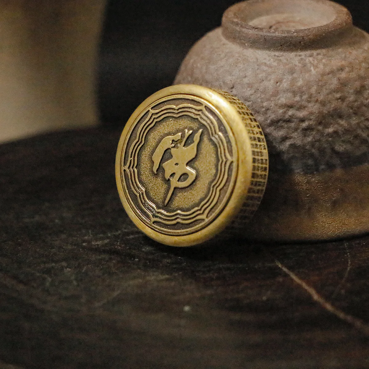 1 piece of Chinese style retro Buddhist sutra turning handle piece Pisces Bagua wealth fingertip spinner ornament unzipped