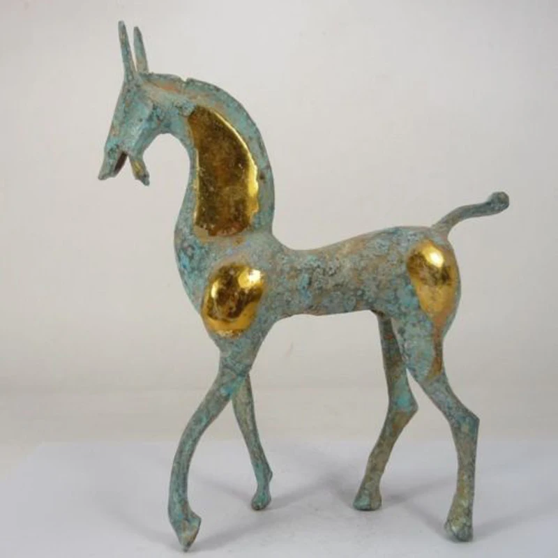 

Elaborate collectable China old handwork beautiful copper horse statue