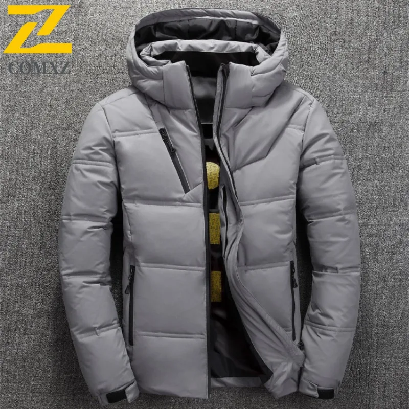เสื้อแจ็คเก็ตขนเป็ดสั้นสำหรับผู้ชาย COMXZ เสื้อคลุมมีฮู้ดสำหรับกิจกรรมกลางแจ้ง แคมป์ปิ้ง กันลม เสื้อปาร์กาสำหรับเดินป่า ท่องเที่ยว ป้องกันความหนาว เสื้อโค้ทสำหรับฤดูใบไม้ร่วงและฤดูหนาว