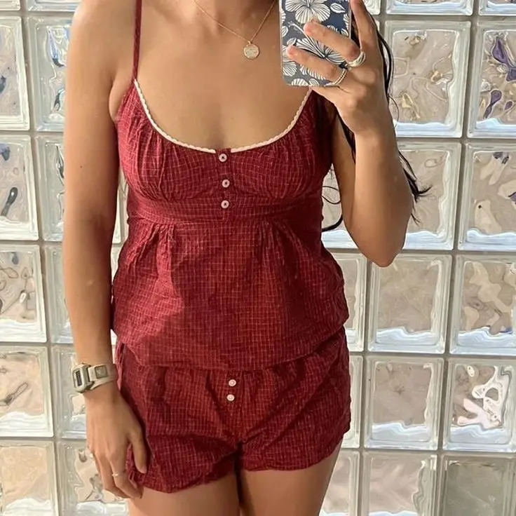 Nieuwe rode geruite knoppen tankshorts set vrouw terug vetersluiting kanten rand slanke camis + elastische taille sweatshorts zoete katoenen 2-delige set