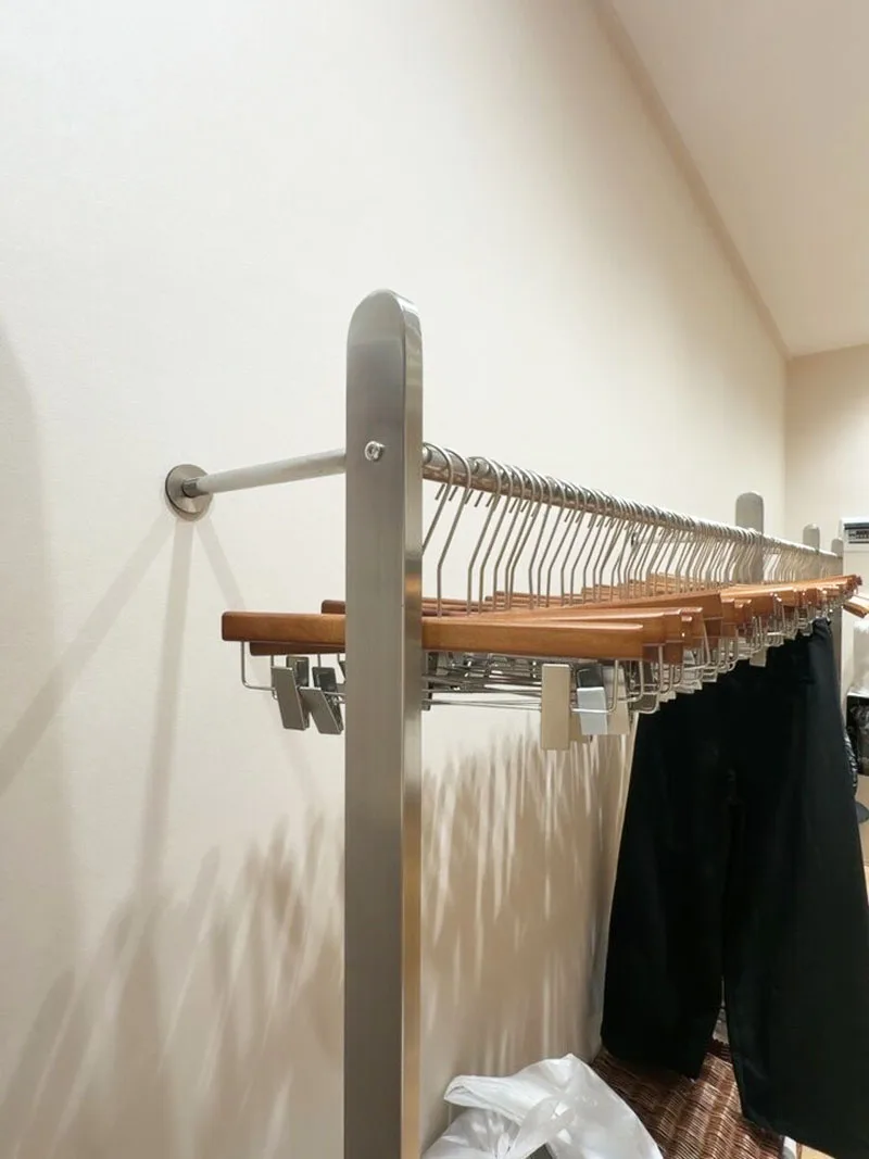 Wall-Mounted Wedding Dress Display Rack 304 Stainless Steel Hanger for Clothing Store Efficient Creative Storage Solution