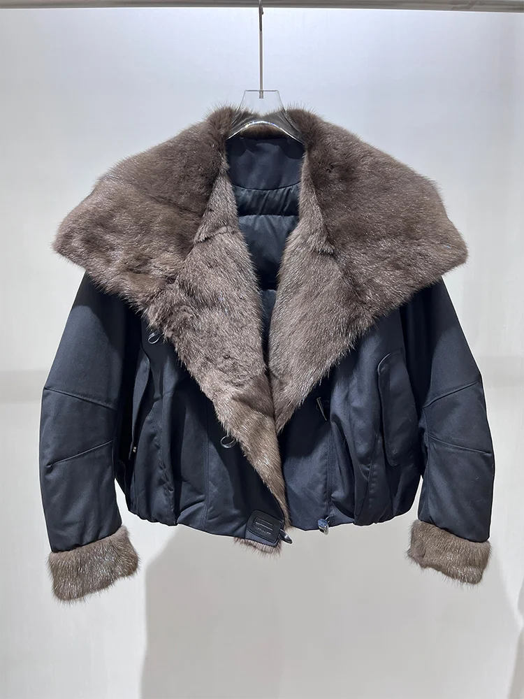 2025 الشتاء النساء الدافئة الطبيعية الحقيقية Muskrat فرو منك طوق أوزة أسفل سترة فاخرة سميكة الإناث أبلى معطف