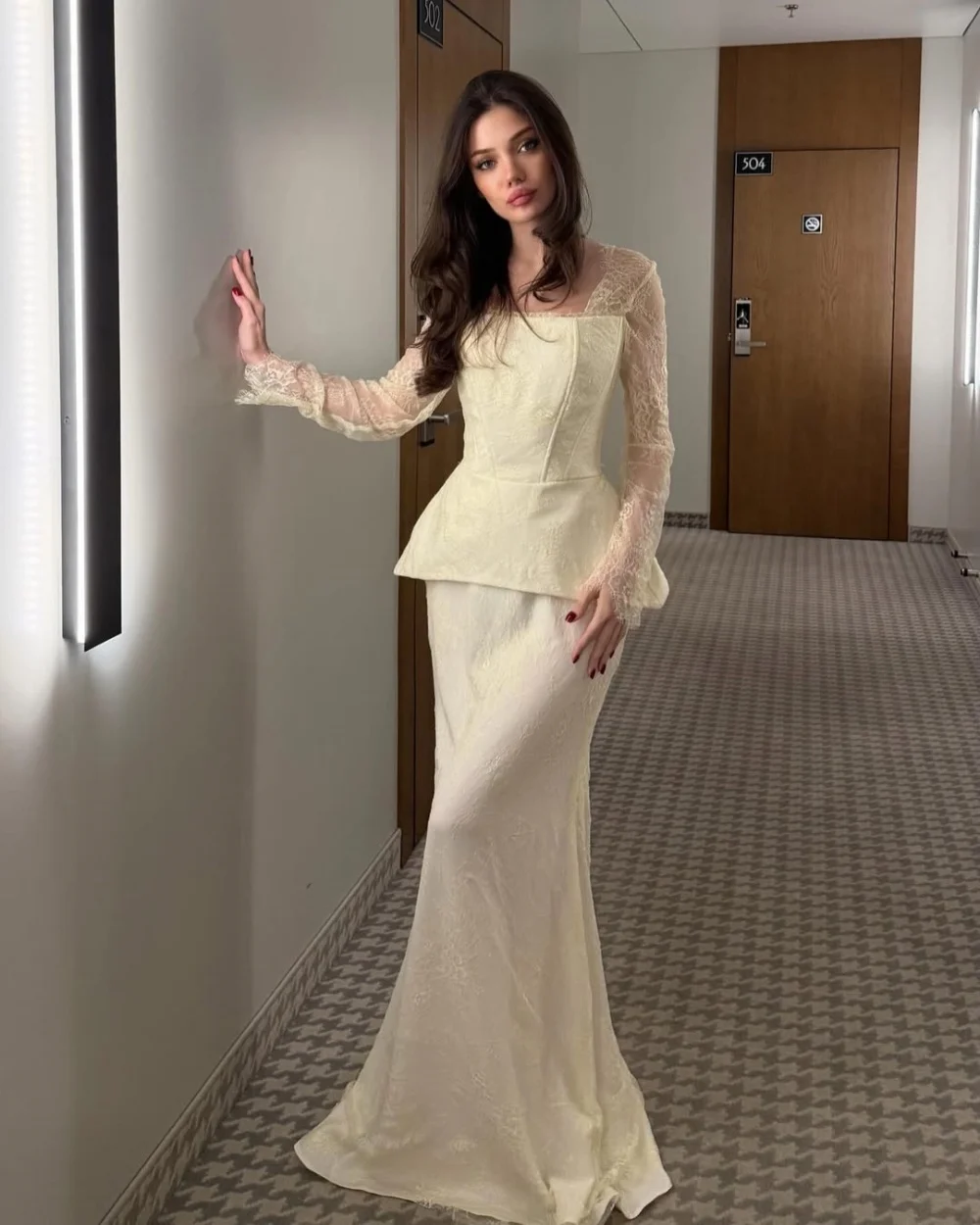 

Customized High Quality Simple Lace Long Dresses Mermaid Prom Dreasses Square Neck Ruched Evening Dresses Sizes Available Retro