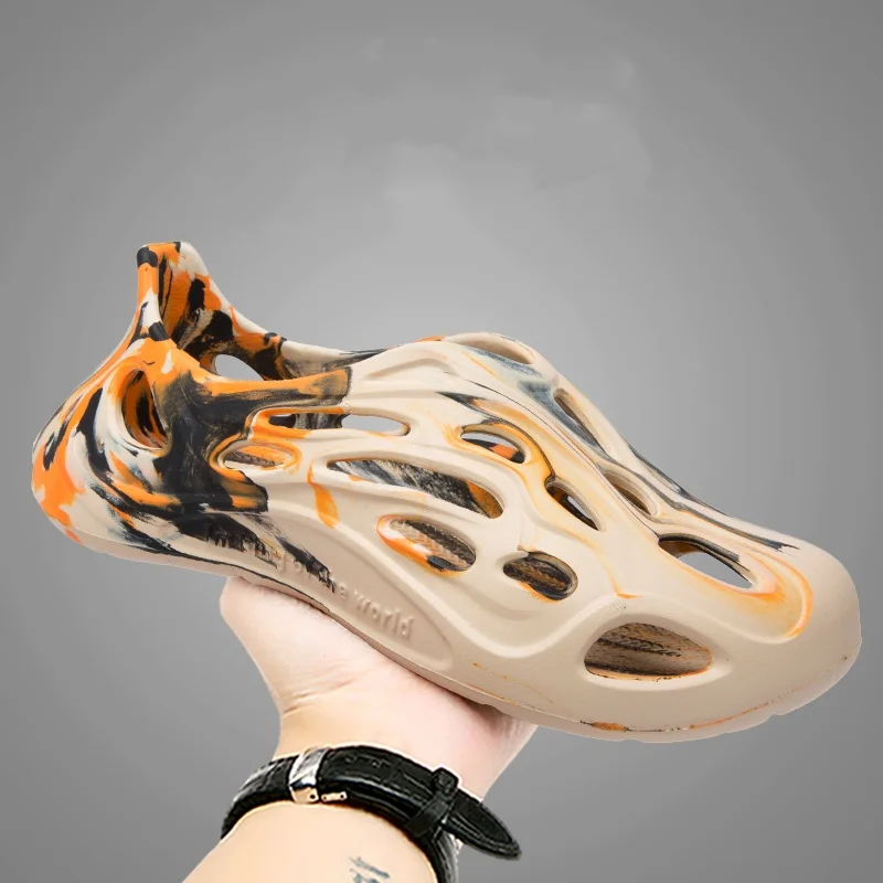 

Men's Summer Outerwear Hollow Breathable Special Sandals Men's Slip-On Beach Shoes