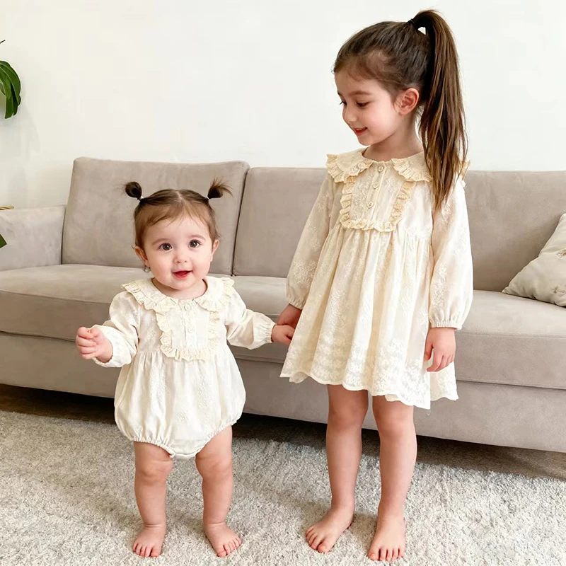2026 Neuer Frühling Baby Mädchen Einfarbiger Strampler Mädchen Party Baumwollkleid 0-6J Langärmeliges Kinder Prinzessinnen-Schwesterkleid mit Spitzenbesatz