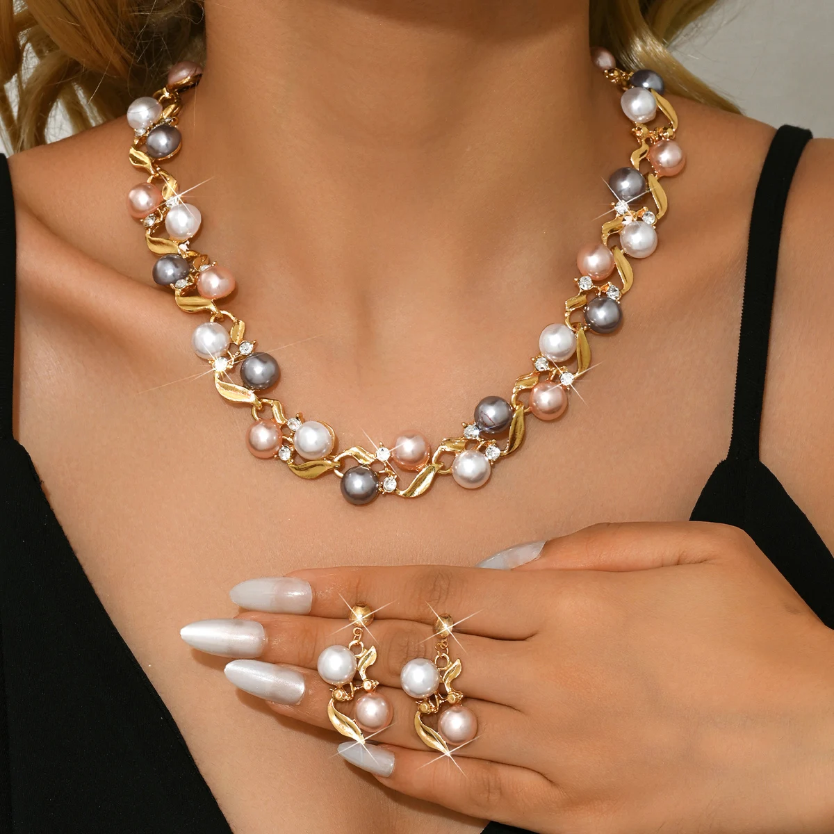Women's Elegant Faux Pearl Necklace Earrings Set
