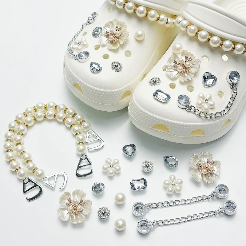 Luxury Rhinestore Crystal Shoes Charms Set Summer 2026 Elegant Pearl Chain DIY Clogs Accessories Designer Women Shoes Decoration