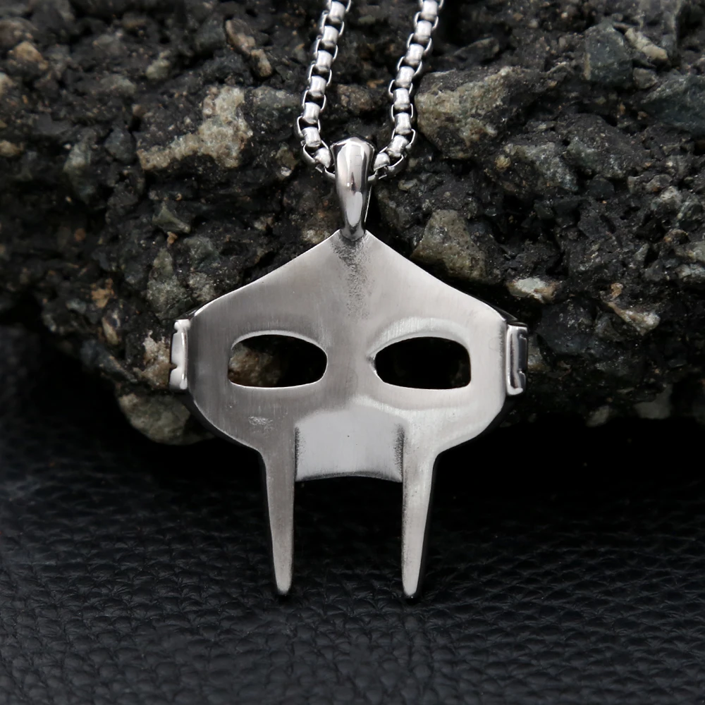 Fashion Retro Creative MF DOOM Mask Pendant Punk Stainless Steel Skull Mask Necklace Locomotive Hip Hop Jewelry Gift Wholesale