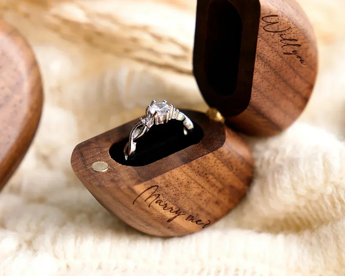 1PCS Free Logo Heart-shaped Wood Proposal ring Box Jewellery Gift Wedding Valentine Jewelry Storage Organizer Earring Ring Box