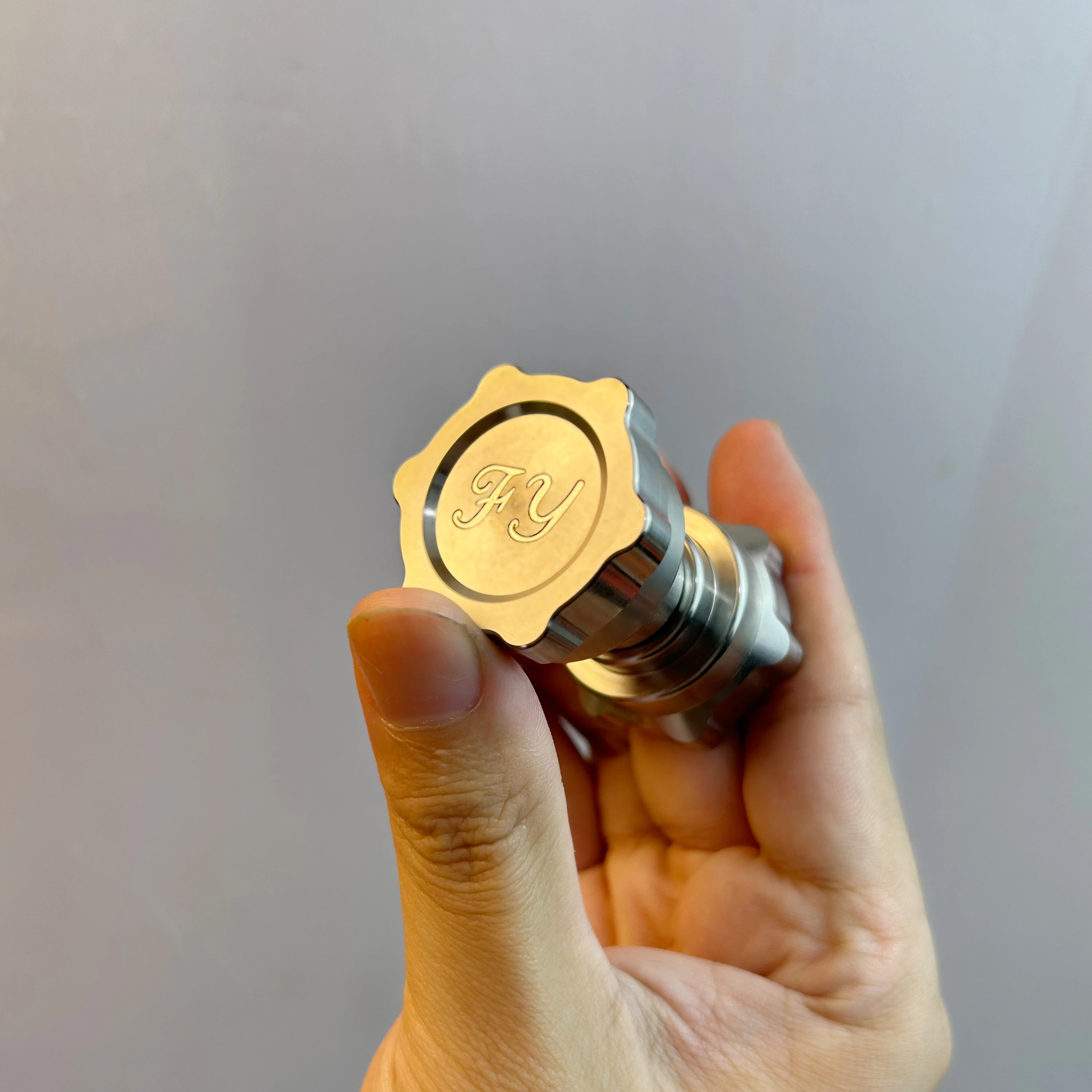 Outil de démontage d'arbre R188 – Fabriqué en acier inoxydable 304, outil d'accessoires de Gyroscope du bout des doigts EDC