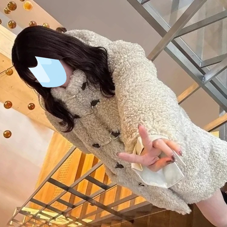 Cappotto Invernale Stile Giapponese Nuovo Modello Ampio con Cappuccio Lunghezza Media in Ecopelliccia Soffice Ringiovanente Dolce Versatile da Donna