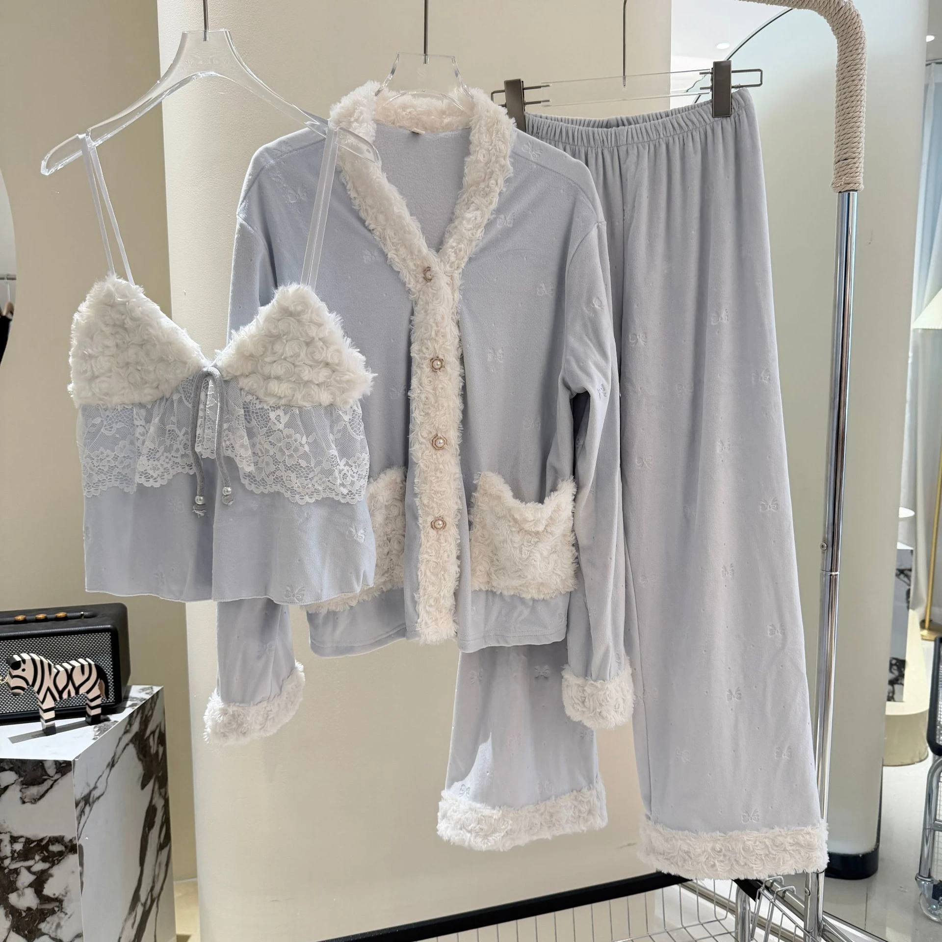 

New Island Velvet Sleepwear Women's Long Sleeve Pants Thick Home Clothes Sexy Strap 3 Piece Pajamas Set Autumn Winter Nightwear