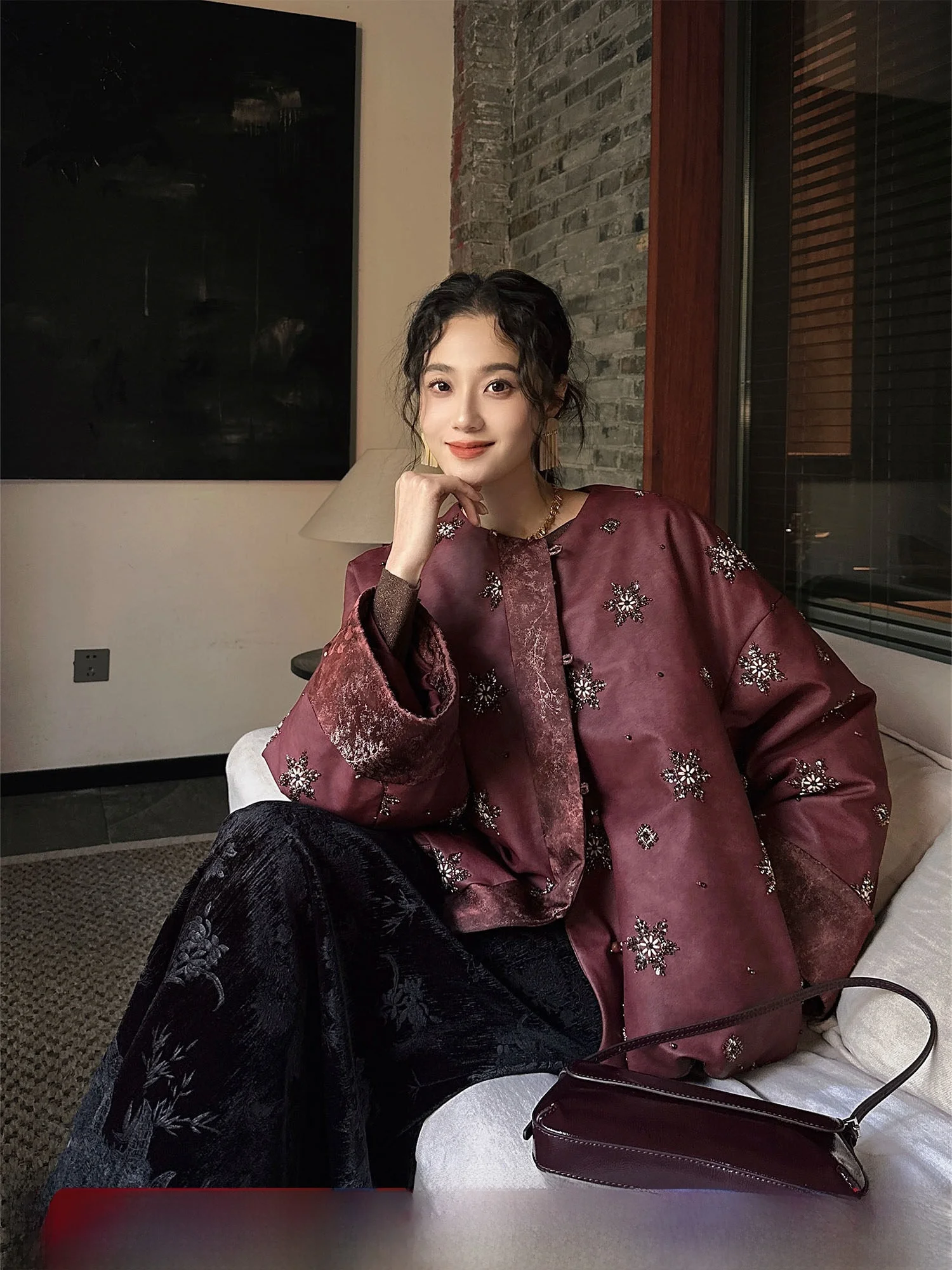 

Новая женская зимняя куртка Sanji Bla Flower с вышивкой и жемчугом, в китайском стиле, теплая, для повседневной носки, модная