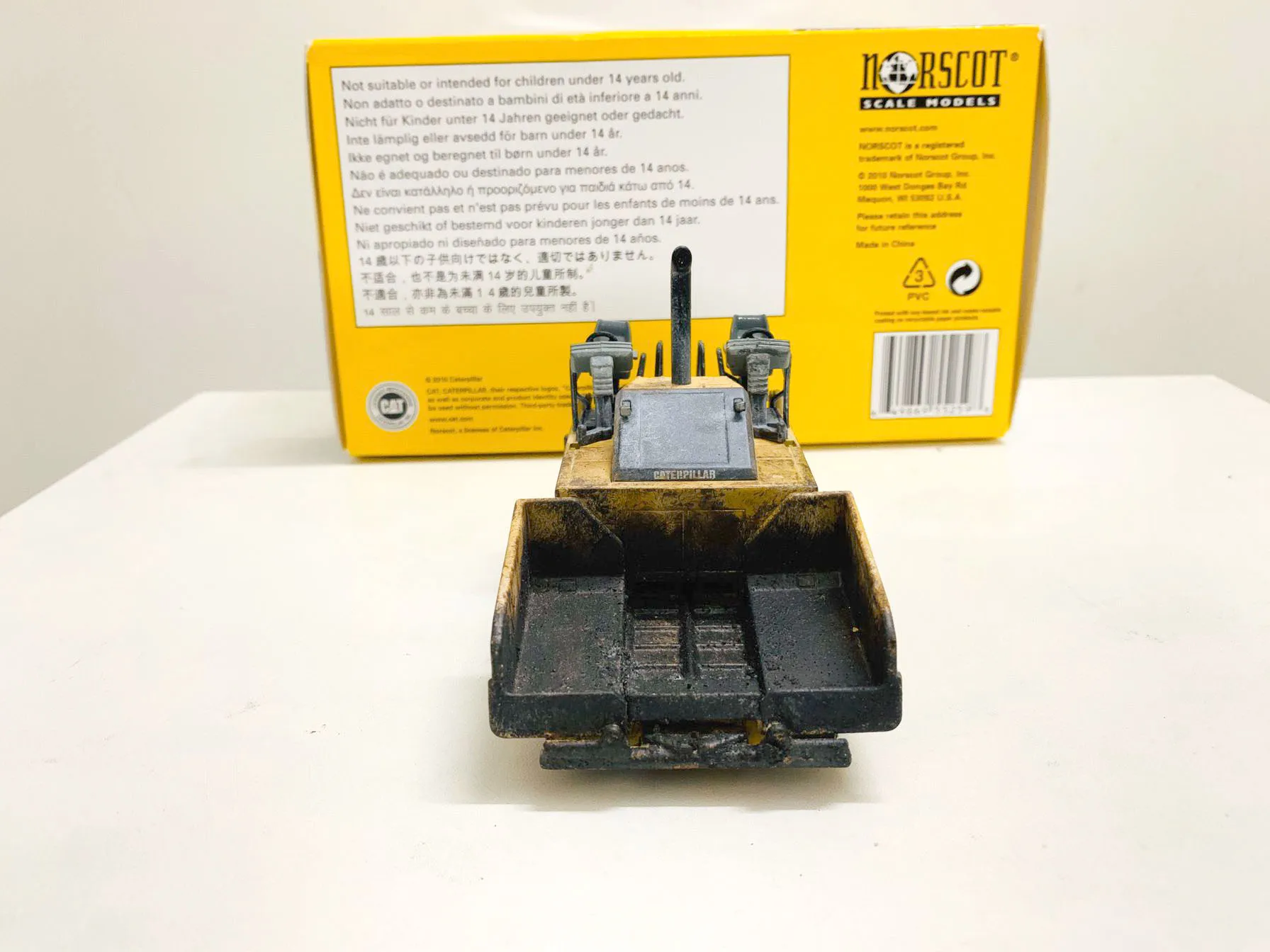 Ap600d Asfalt Paver Modderige Editie 1:50 Schaal Diecast Metalen Model Verzamelbare Werktuigbouwkunde Model 55259