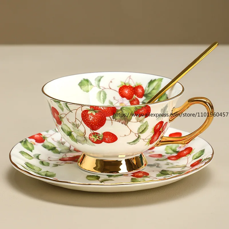 

Кофейные чашки из костяного фарфора в европейском стиле, винтажный английский сервиз для послеобеденного чая, подарочная коробка для чашки, подарочный набор премиум-класса