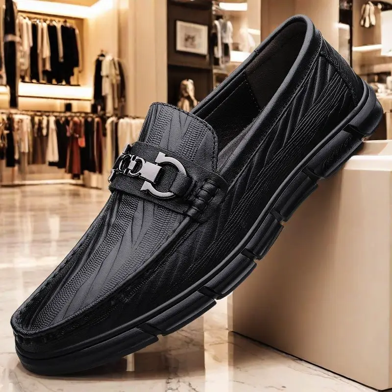 

Повседневная деловая мужская обувь, классические черные дизайнерские лоферы с металлической пряжкой для мужчин, удобная кожаная обувь высокого качества, мужские туфли без шнуровки